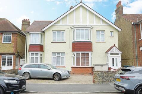 3 bedroom flat for sale