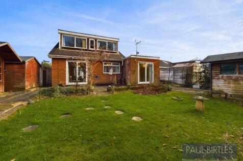 3 bedroom detached bungalow for sale