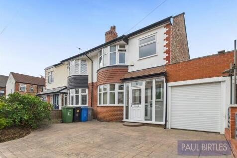 3 bedroom semi-detached house for sale