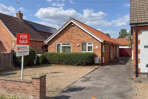 Hawton Lane, Balderton NG24 3 bed detached bungalow for sale