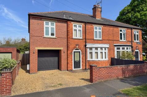 4 bedroom semi-detached house for sale