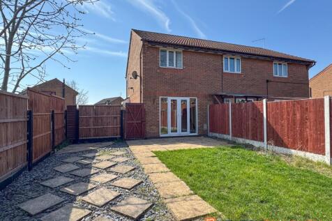 Cardinal Hinsley Close, Newark NG24 2 bed end of terrace house for sale