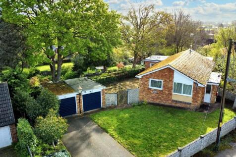 2 bedroom detached bungalow for sale