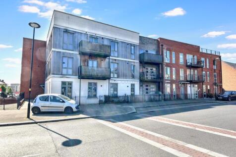 2 bedroom flat for sale