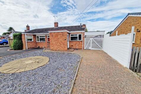 2 bedroom semi-detached bungalow for sale