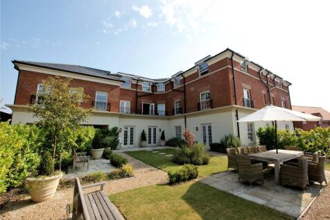 Dairy Walk, Hartley Wintney RG27 1 bed apartment for sale