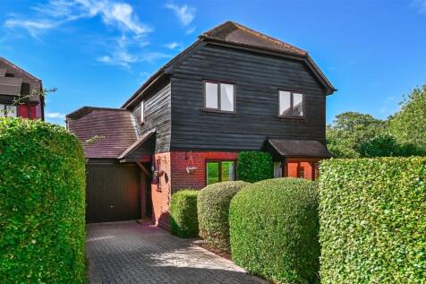 Manley James Close, Hook RG29 4 bed detached house for sale