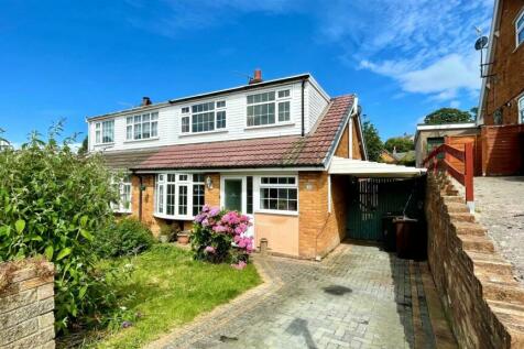 3 bedroom semi-detached house for sale