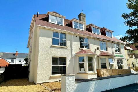 5 bedroom semi-detached house for sale