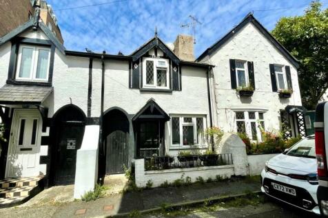 Water Street, Llandudno 2 bed terraced house for sale