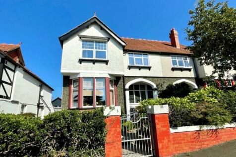 4 bedroom semi-detached house for sale