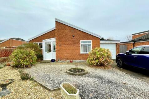 2 bedroom detached bungalow for sale