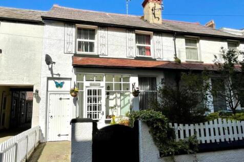 4 bedroom cottage for sale