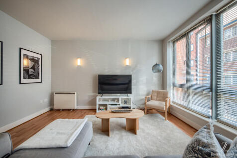 2 bedroom ground floor flat for sale