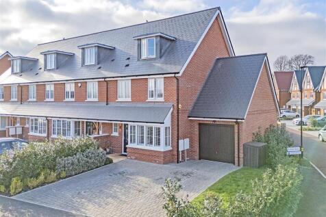 2, Scholars Avenue, Broxbourne 4 bed end of terrace house for sale