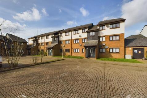 Aylets Field, Harlow CM18 2 bed flat for sale