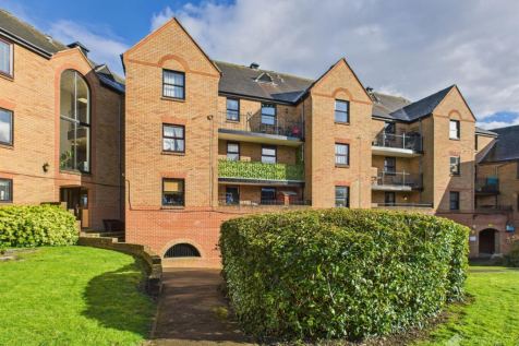 Chelmsford Road, Dunmow CM6 2 bed apartment for sale