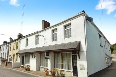 5 bedroom semi-detached house for sale