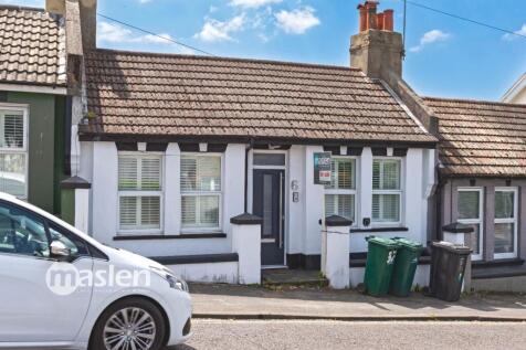 Bear Road, Brighton 2 bed terraced house for sale