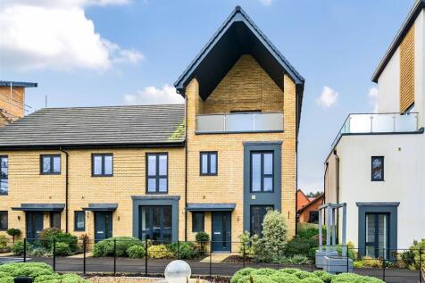 3 bedroom town house for sale