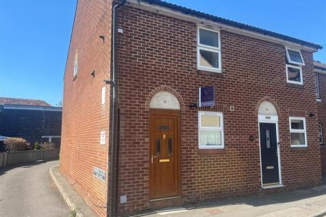 Greencroft Street, Salisbury 2 bed end of terrace house for sale