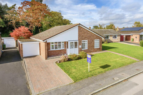 3 bedroom detached bungalow for sale