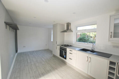 North Road, Wellington, Telford, TF1... 3 bed semi