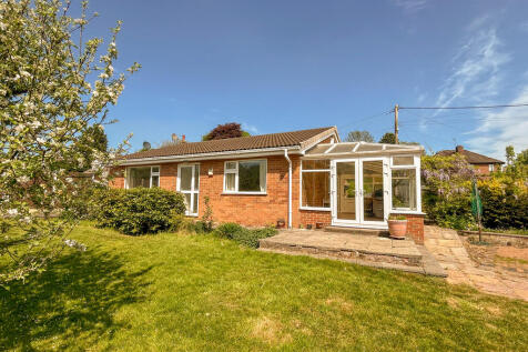 Doseley Road, Dawley, Telford, TF4 3AY. 2 bed detached bungalow for sale