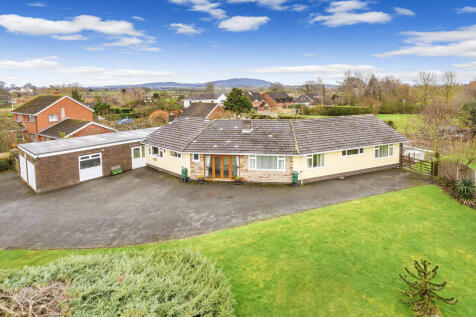 4 bedroom detached bungalow for sale