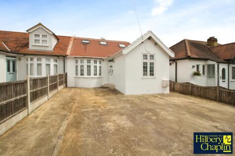 Belmont Road, Hornchurch, Essex, RM12 5 bed bungalow for sale