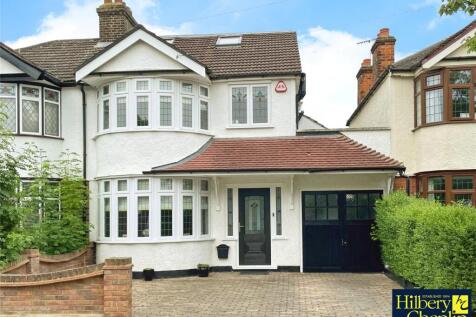 Pemberton Avenue, Gidea Park, Essex, RM2 4 bed semi
