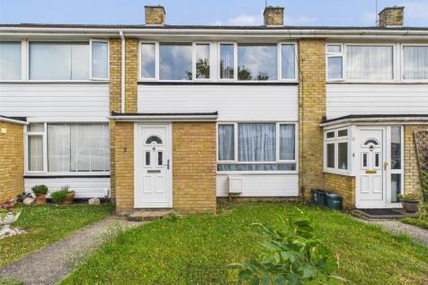 Oxford Court, Chelmsford, Essex, CM2 3 bed terraced house for sale