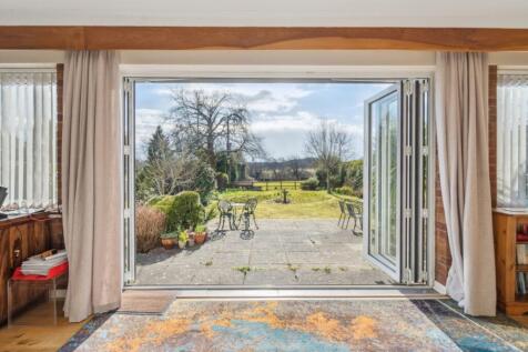 Green Lane, High Wycombe HP14 3 bed detached bungalow for sale