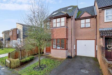 Gables Drive, High Wycombe HP14 4 bed end of terrace house for sale