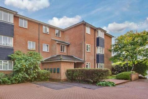 Holtspur Top Lane, Beaconsfield HP9 2 bed flat for sale