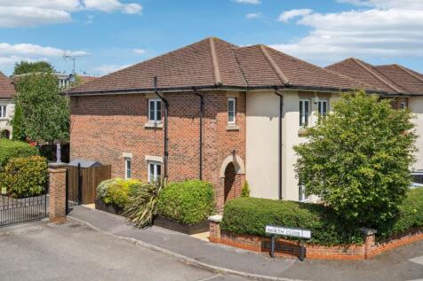 North Close, Beaconsfield HP9 3 bed semi