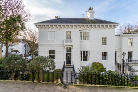 5 bedroom house for sale