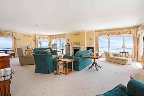 4 bedroom flat for sale