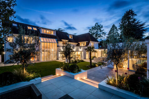 6 bedroom house for sale