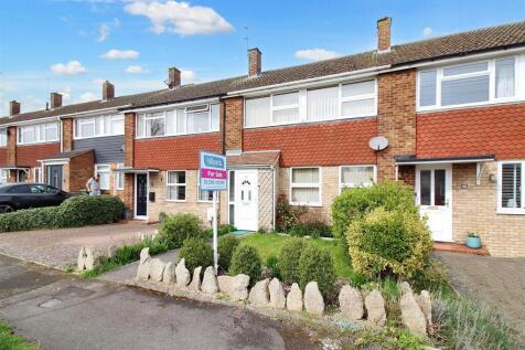 Long Meadow, Aylesbury 3 bed house for sale