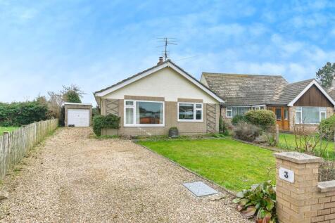 3 bedroom detached bungalow for sale