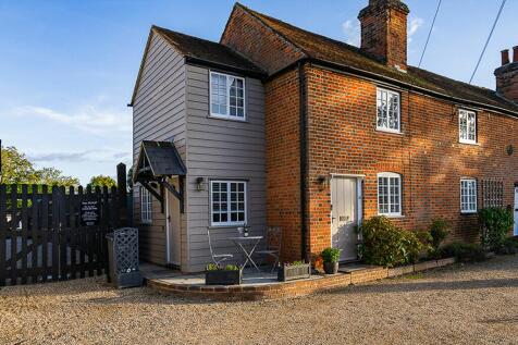 High Street, Ingatestone CM4 2 bed semi