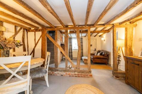 High Street, Ingatestone CM4 2 bed semi