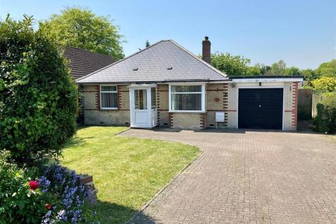 2 bedroom detached bungalow for sale