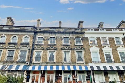 3 bedroom flat for sale