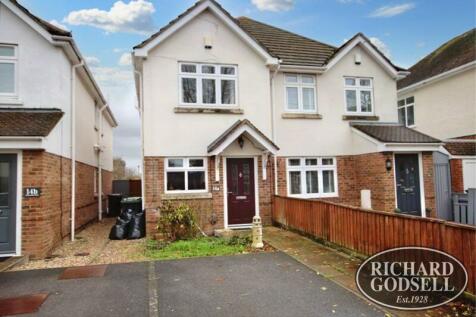 3 bedroom semi-detached house for sale