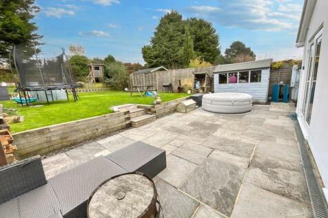 3 bedroom detached bungalow for sale
