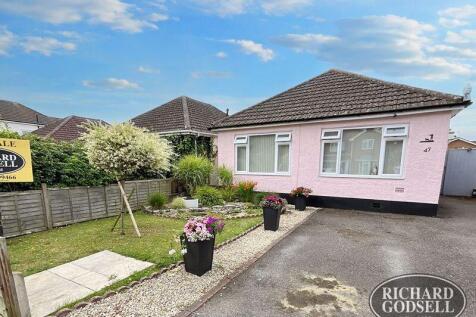 2 bedroom detached bungalow for sale