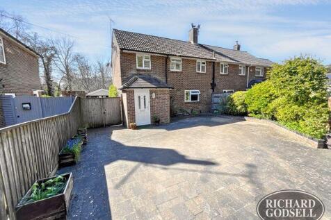 3 bedroom semi-detached house for sale