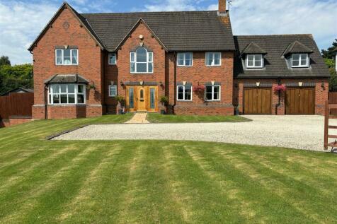 5 bedroom detached house for sale